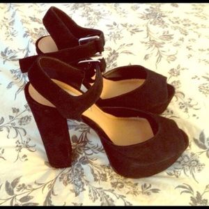 Steve Madden black suede Jilly